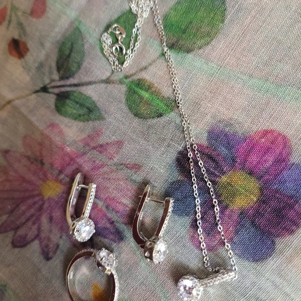 Jewelry - Picture 2 of 5